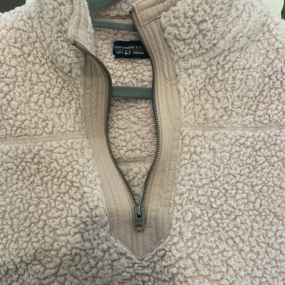 Abercrombie and Fitch soft light pink Sherpa - Picture 4 of 4